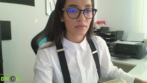 Snapshot of alice_bane chatting on 01-06-25, 02:14 A R Y A  T I A online show from 01-06-25, 02:14