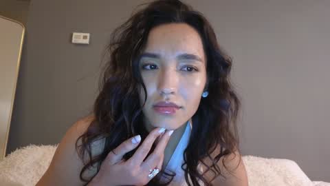 Snapshot of alice_bane chatting on 01-15-25, 10:24 A R Y A  T I A online show from 01-15-25, 10:24