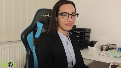 Snapshot of alice_bane chatting on 02-23-25, 08:00 A R Y A  T I A online show from 02-23-25, 08:00