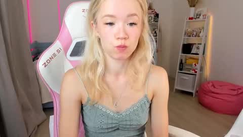 Alichery online show from 10-13-25, 05:18
