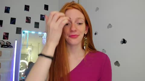 Snapshot of alice_ginger chatting on 05-16-26, 02:05 Hello im Alice online show from 05-16-26, 02:05