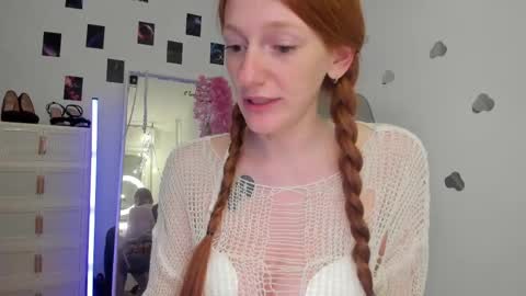 Snapshot of alice_ginger chatting on 05-19-26, 01:28 Hello im Alice online show from 05-19-26, 01:28