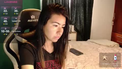 Snapshot of alice_middle01 chatting on 12-22-25, 06:16 Alice online show from 12-22-25, 06:16