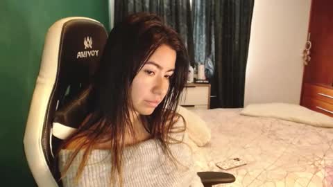 Snapshot of alice_middle01 chatting on 01-06-26, 04:21 Alice online show from 01-06-26, 04:21