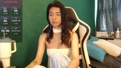 Snapshot of alice_middle01 chatting on 03-04-26, 02:45 Alice online show from 03-04-26, 02:45