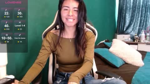 Snapshot of alice_middle01 chatting on 03-12-26, 04:13 Alice online show from 03-12-26, 04:13