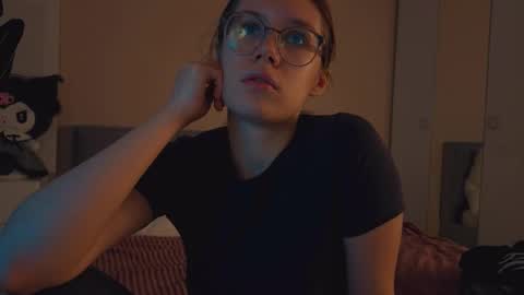 Snapshot of alice_miiiller chatting on 09-11-25, 05:07 Alice online show from 09-11-25, 05:07