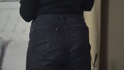 Snapshot of alice_munro chatting on 02-21-26, 08:32 AliceMunro online show from 02-21-26, 08:32