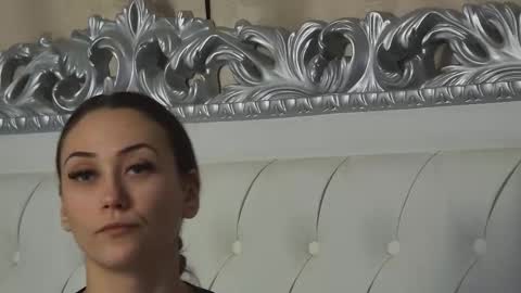 Snapshot of alice_munro chatting on 03-04-26, 05:30 AliceMunro online show from 03-04-26, 05:30