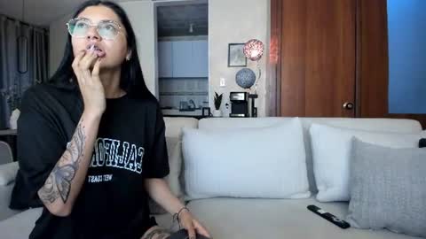Snapshot of alice_n_mike chatting on 07-07-26, 10:41 Alice Mike online show from 07-07-26, 10:41