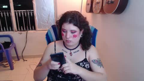 Alicia Aldara online show from 10-29-25, 02:03