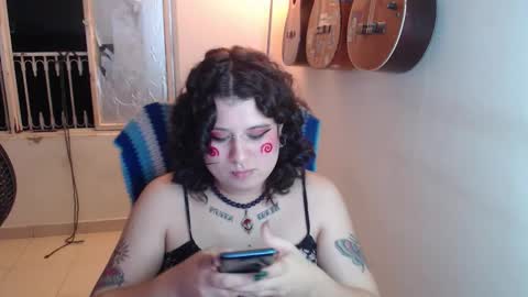 Alicia Aldara online show from 11-14-25, 04:44