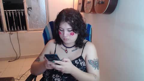 Alicia Aldara online show from 11-16-25, 03:45