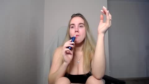 Snapshot of alice_rays_ chatting on 01-09-26, 04:04 Alice online show from 01-09-26, 04:04