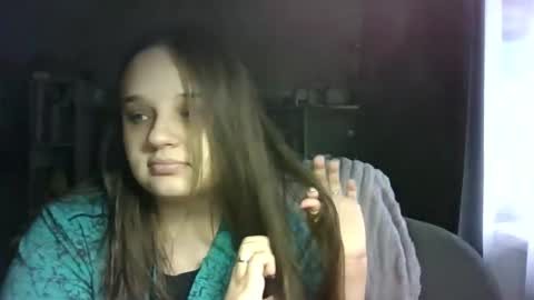 Snapshot of alice_shy14 chatting on 10-27-25, 09:13 Cristal online show from 10-27-25, 09:13