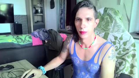Snapshot of alice_sissyx chatting on 06-15-26, 10:39 Alici Sissy online show from 06-15-26, 10:39