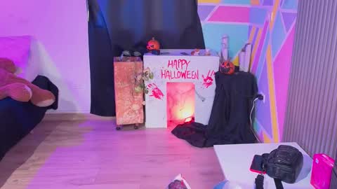 Alice online show from 10-31-25, 07:04