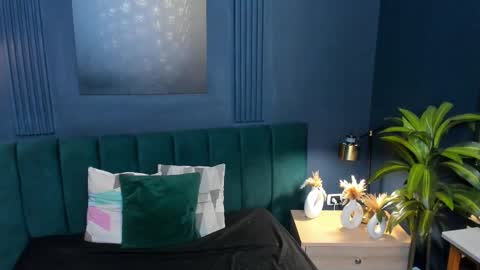 Snapshot of aliceandsia chatting on 09-19-25, 02:57 Alice and Asia online show from 09-19-25, 02:57