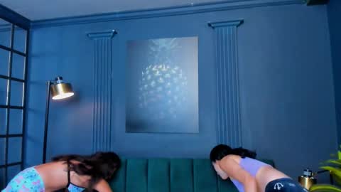 Snapshot of aliceandsia chatting on 09-20-25, 02:56 Alice and Asia online show from 09-20-25, 02:56