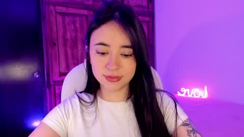 Snapshot of alicee_2 chatting on 01-02-25, 08:46 Aliceee .. 97YP9VWGZHrefnav wishlist lists 1 online show from 01-02-25, 08:46