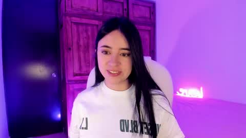 Snapshot of alicee_2 chatting on 02-11-25, 12:16 Aliceee .. 97YP9VWGZHrefnav wishlist lists 1 online show from 02-11-25, 12:16