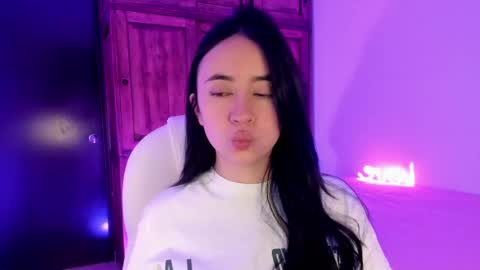 Snapshot of alicee_2 chatting on 02-12-25, 08:07 Aliceee .. 97YP9VWGZHrefnav wishlist lists 1 online show from 02-12-25, 08:07