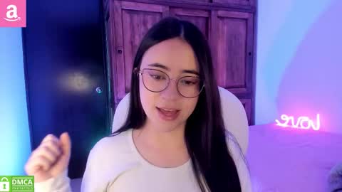 Snapshot of alicee_2 chatting on 10-22-25, 10:37 Aliceee .. 97YP9VWGZHrefnav wishlist lists 1 online show from 10-22-25, 10:37