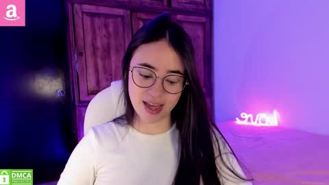 Snapshot of alicee_2 chatting on 11-18-25, 10:20 Aliceee .. 97YP9VWGZHrefnav wishlist lists 1 online show from 11-18-25, 10:20