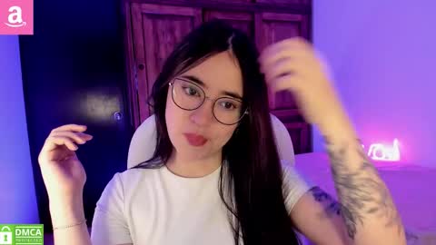 Snapshot of alicee_2 chatting on 11-28-25, 10:07 Aliceee .. 97YP9VWGZHrefnav wishlist lists 1 online show from 11-28-25, 10:07
