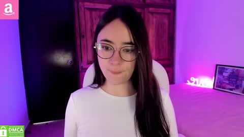 Snapshot of alicee_2 chatting on 01-14-26, 01:39 Aliceee .. 97YP9VWGZHrefnav wishlist lists 1 online show from 01-14-26, 01:39