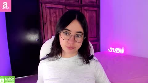 Snapshot of alicee_2 chatting on 02-10-26, 05:06 Aliceee .. 97YP9VWGZHrefnav wishlist lists 1 online show from 02-10-26, 05:06