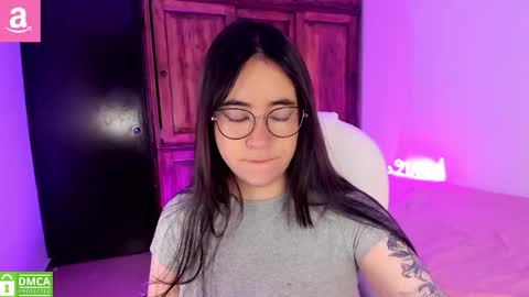 Snapshot of alicee_2 chatting on 02-12-26, 11:05 Aliceee .. 97YP9VWGZHrefnav wishlist lists 1 online show from 02-12-26, 11:05