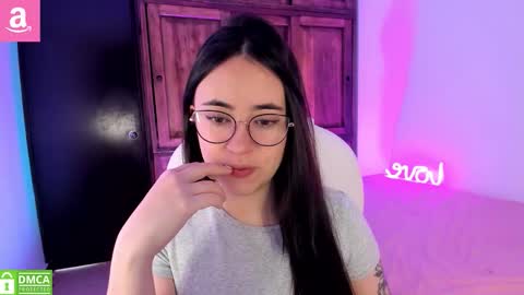 Snapshot of alicee_2 chatting on 03-04-26, 05:41 Aliceee .. 97YP9VWGZHrefnav wishlist lists 1 online show from 03-04-26, 05:41