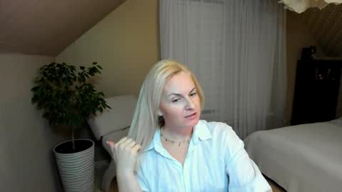 Snapshot of alicee__grace chatting on 01-11-25, 04:46 Alicee online show from 01-11-25, 04:46