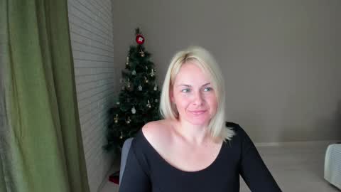 Snapshot of alicee__grace chatting on 01-17-25, 10:22 Alicee online show from 01-17-25, 10:22