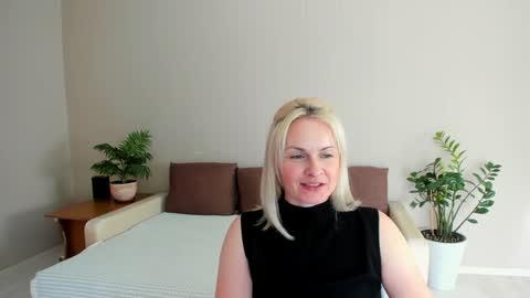 Snapshot of alicee__grace chatting on 01-22-25, 09:13 Alicee online show from 01-22-25, 09:13