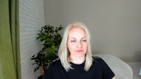 Snapshot of alicee__grace chatting on 02-07-25, 12:39 Alicee online show from 02-07-25, 12:39