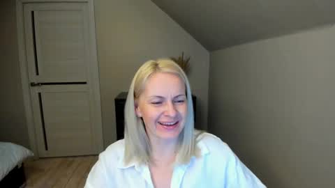 Snapshot of alicee__grace chatting on 02-15-25, 08:22 Alicee online show from 02-15-25, 08:22