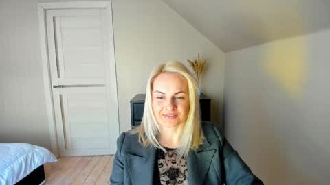 Snapshot of alicee__grace chatting on 02-20-25, 10:37 Alicee online show from 02-20-25, 10:37