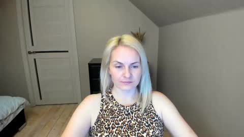 Snapshot of alicee__grace chatting on 02-21-25, 07:43 Alicee online show from 02-21-25, 07:43