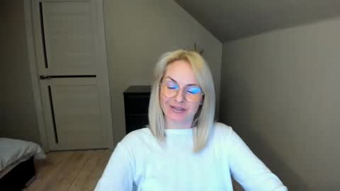 Snapshot of alicee__grace chatting on 02-23-25, 09:05 Alicee online show from 02-23-25, 09:05