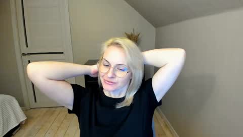 Snapshot of alicee__grace chatting on 02-27-25, 06:53 Alicee online show from 02-27-25, 06:53