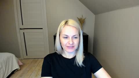 Snapshot of alicee__grace chatting on 02-28-25, 04:10 Alicee online show from 02-28-25, 04:10