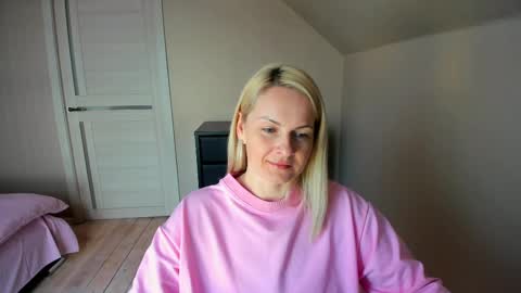 Snapshot of alicee__grace chatting on 03-11-25, 09:24 Alicee online show from 03-11-25, 09:24