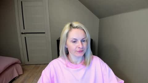 Snapshot of alicee__grace chatting on 03-11-25, 06:52 Alicee online show from 03-11-25, 06:52