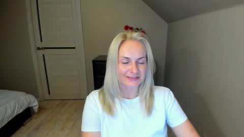 Snapshot of alicee__grace chatting on 10-04-25, 06:39 Alicee online show from 10-04-25, 06:39