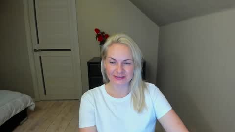 Snapshot of alicee__grace chatting on 10-07-25, 07:00 Alicee online show from 10-07-25, 07:00
