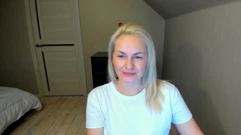 Snapshot of alicee__grace chatting on 10-09-25, 07:23 Alicee online show from 10-09-25, 07:23