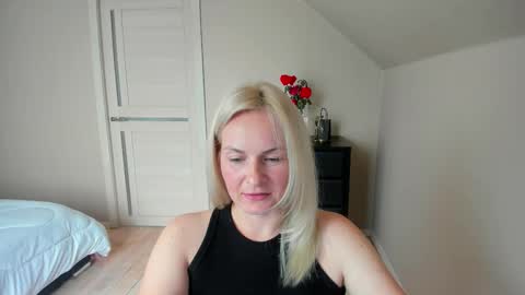 Snapshot of alicee__grace chatting on 10-10-25, 08:13 Alicee online show from 10-10-25, 08:13