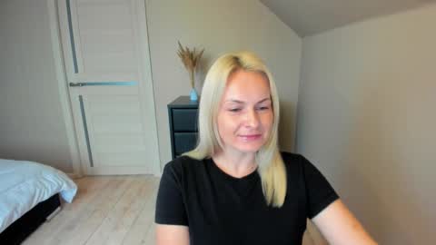 Snapshot of alicee__grace chatting on 10-20-25, 08:48 Alicee online show from 10-20-25, 08:48